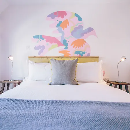 Artist Cornwall 4*
