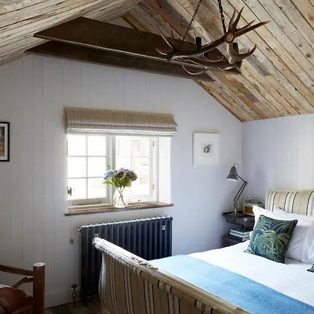 Artist Cornwall 4*