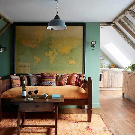Artist Cornwall 4* Penzance