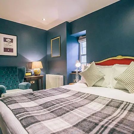 Artist Cornwall 4* Penzance
